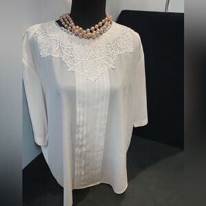 ANTIQUE WHITE BLOUSE  20W CROCHETED LACE FRONT 1970 BEAUTIFUL YVES ST CLAIRE 2.